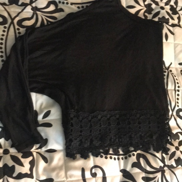 ✨ Lace bottom crop top - Picture 3 of 4